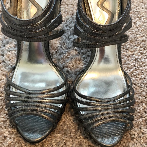 🌺 Nina Women’s High Heels Silver Size 8 1/2 - Picture 3 of 8